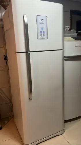 Geladeira Electrolux T52