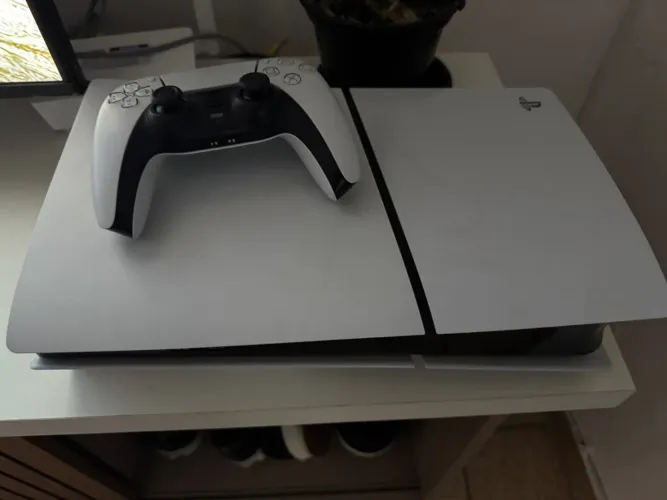 PS5 Slim com leitor