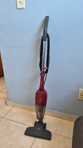 Aspirador de pó Eletrolux POWERAPEED 1100W