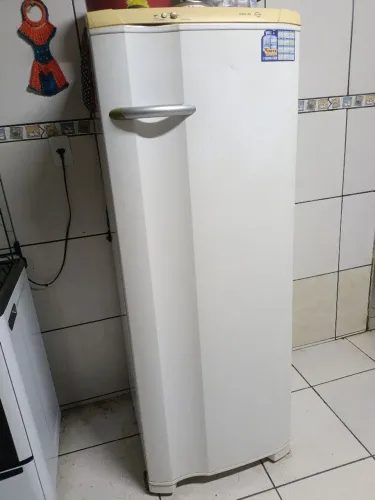 Vende-se Geladeira de segunda mão Funcionando Perfeitamente