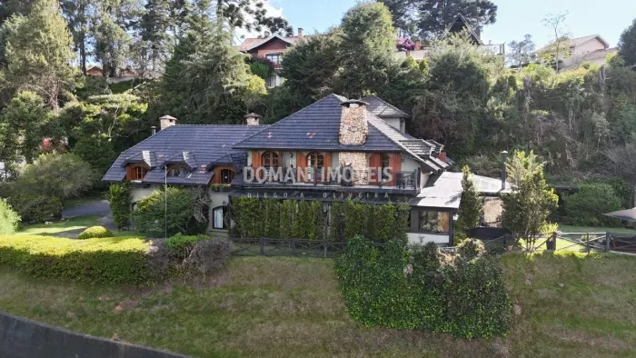 Hotel de Alto Padrão com 10 Suítes à Venda na Região de Capivari - Campos do Jordão/SP