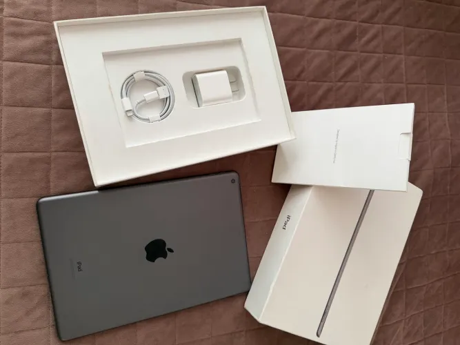 iPad (9th Generation) Wi-Fi 64Gb Excelente Conservação