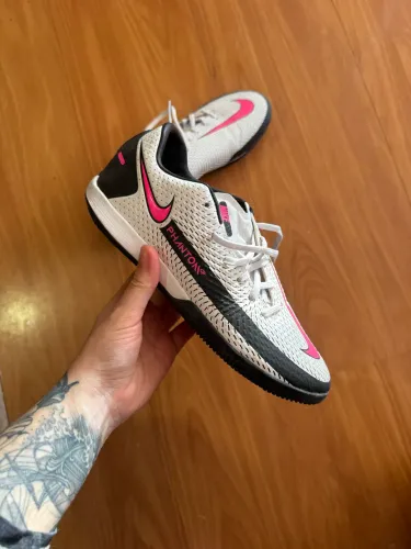 Chuteira Nike Phantom Salão
