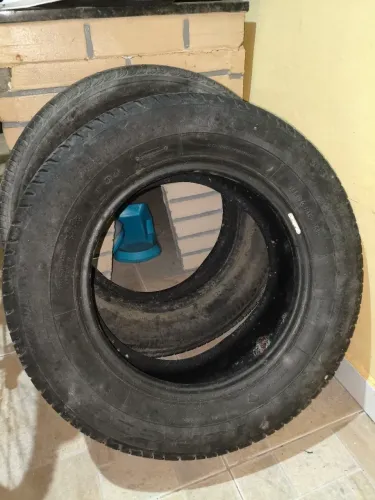 2 pneus 185/70 r14