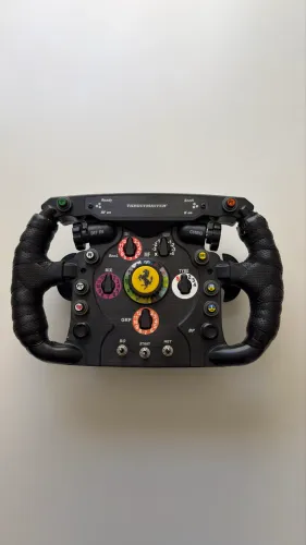 Volante Thrustmaster Ferrari F1