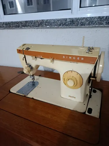 Máquina de costura Singer 