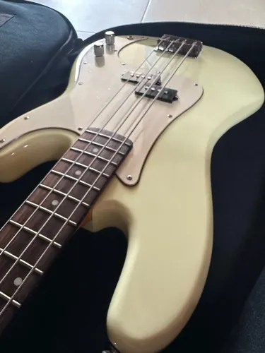 Contrabaixo Vintage Reissued V4mvw P.bas S - Vintage White