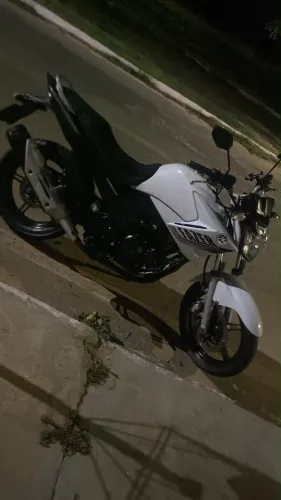 Fazer 250 ano 2015 branca - moto top