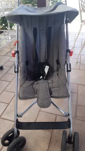 Vendo carrinho de bebê 