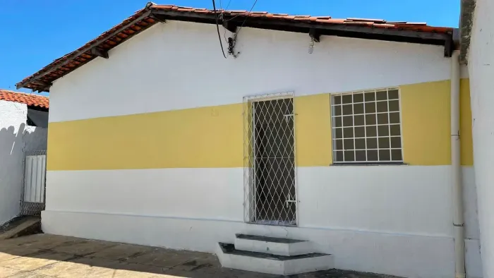 Casa no Parque Piauí com 2 quartos e 2 banheiros financia
