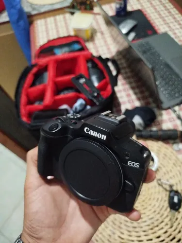 Canon R100 + lente do kit 18-45