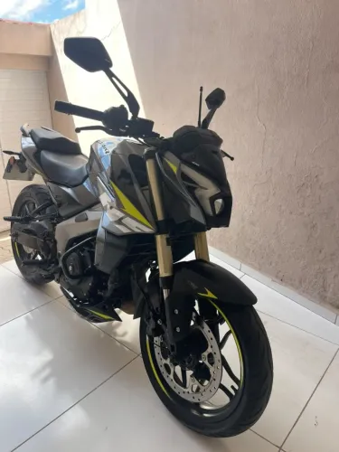 Bajaj Dominar NS400Z 400cc 2026 - 40 CV | ABS | Controle de Tração | 4 Modos de Pilotagem