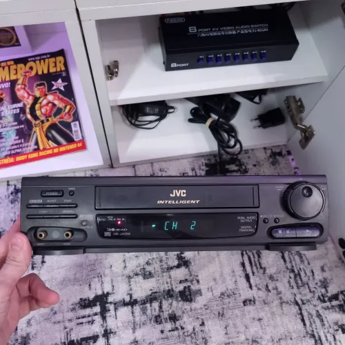 Video Cassete JVC Ligando mas precisa de reparo Aparência de muito conservado Raridade VHS