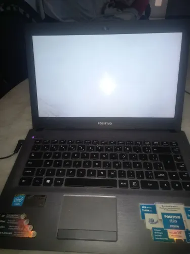 Vendo notbook Positivo .. 