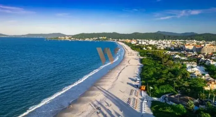 Terreno à Venda com Terreno com 450m² (15mx30m) em Jurerê In!