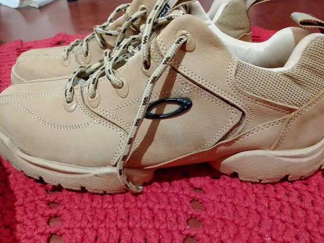 Vende-se bota da Oakley 