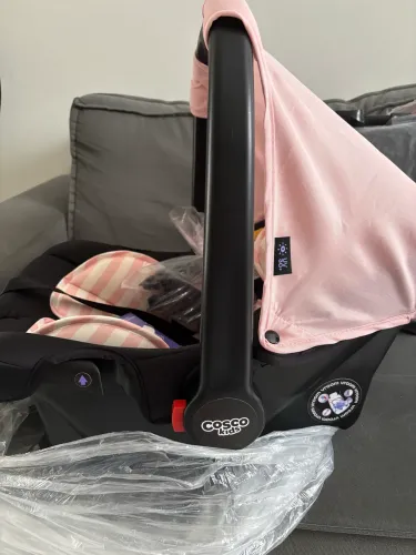 Carrinho de bebê + BB conforto NOVO