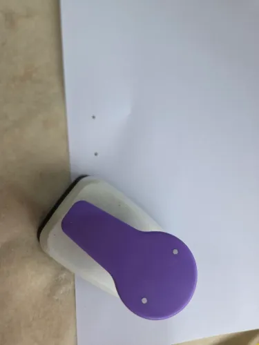 Perfurador de papel para brincos