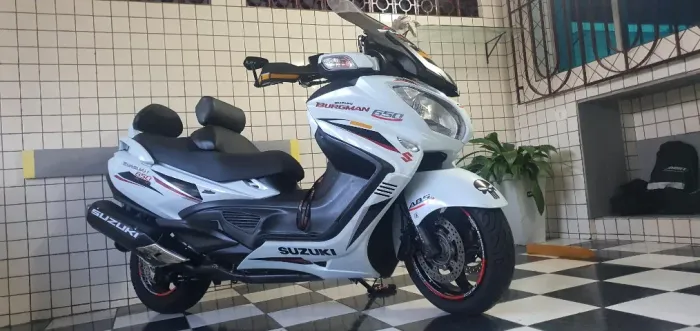 SUZUKI BURGMAN 650 EXECUTIVE NOVA