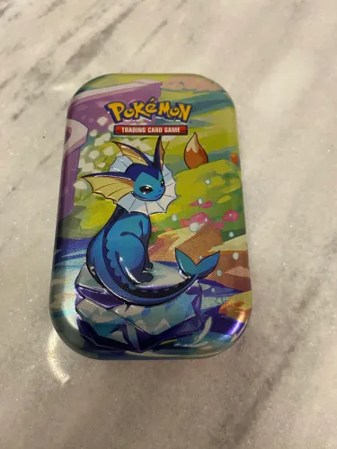 Mini lata Evoluções Prismáticas - Vaporeon- Sem booster