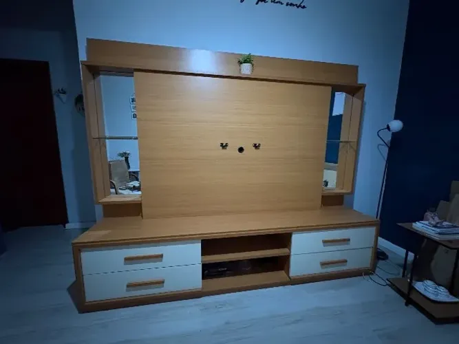 Painel para TV com rack e suporte