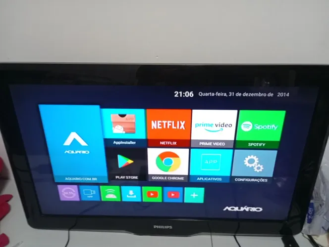 TV Philips 32 + TV Box Aquário 4K - Vira Smart