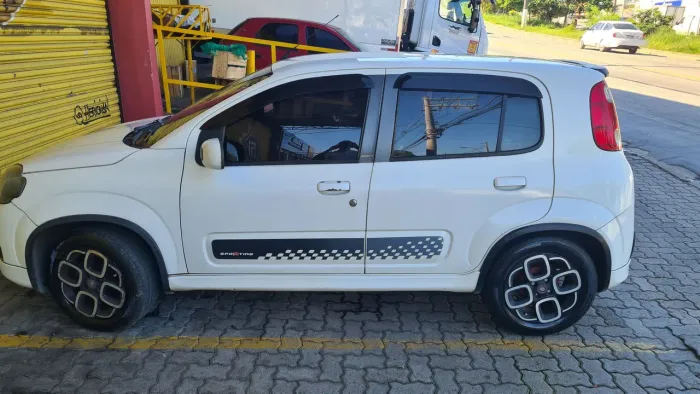Fiat Uno Sporting 1.4 EVO Fire Flex 8V 4P 2014