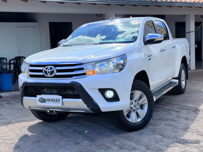 Toyota Hilux CD SR 4X4 2.8 TDI Diesel Aut. 2017