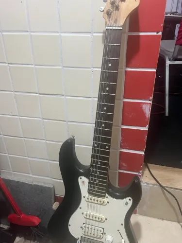 Guitarra Stratocaster strinberg