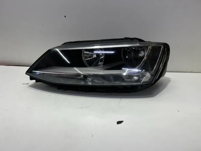Farol Esquerdo Volkswagen Jetta (2011 a 2018) - Original S/ LED