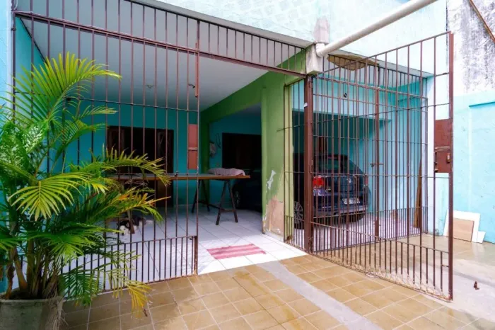 Casa com 3 dormitórios à venda por R$ 315.000,00 - Bonsucesso - Fortaleza/CE