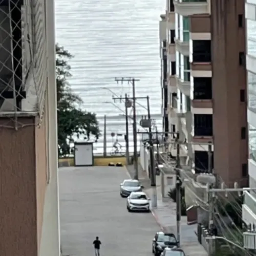 BAIXOU O PREÇO!!! A cobertura que você procurava na Meia Praia em Itapema!