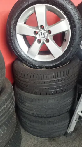 Roda aro 16 Honda New Civic Prata com Pneus 205 55 16 Pirelli usados jogo 5x114