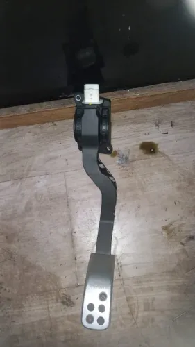 pedal do acelerador do peugeot 206 1.6 16 2013