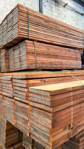 Prancha de Eucalipto Rosa  30 x 3,5  / 3 mts (cada)