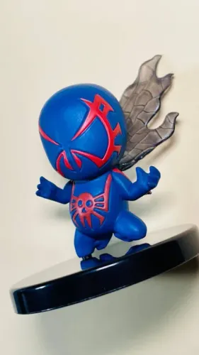 Spiderman 2099 / Homem-Aranha 2099 - miniatura altura 4 cm - Gashapon (raro)
