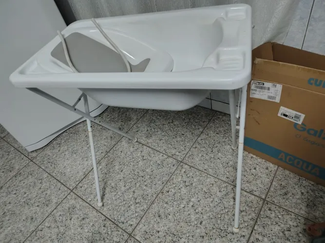 Banheira com suporte