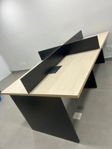 Mesa para Escritório com divisórias  - Design Moderno Mesa nova