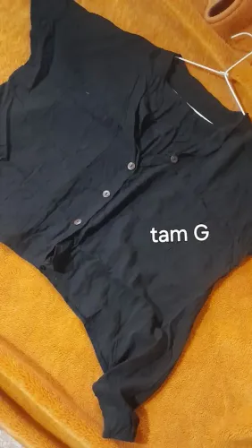Camisa preta com botões