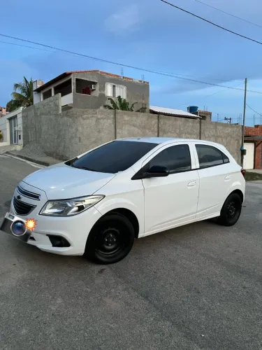 Chevrolet Onix Hatch LT 1.0 8V Flex Power Mec. 4P 2015