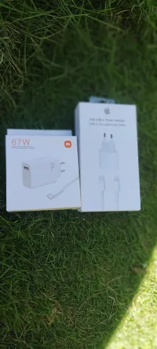Carregador Xiaomi 67W e Adaptador Apple 25W