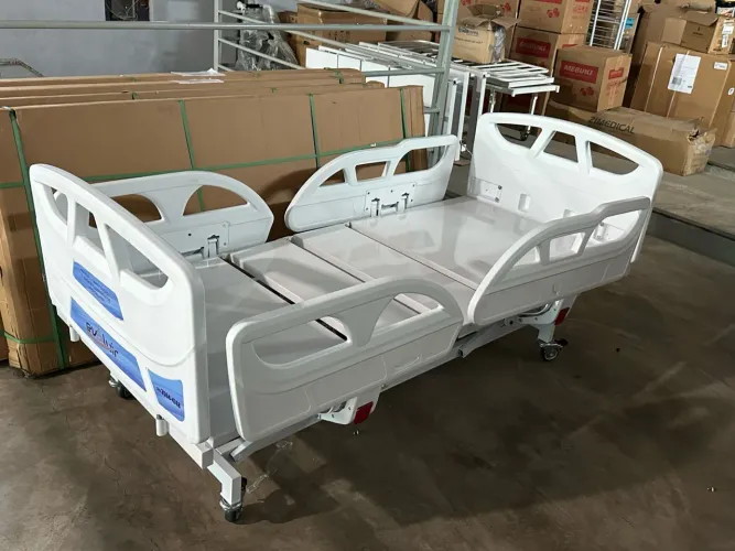 Cama hospitalar motorizada