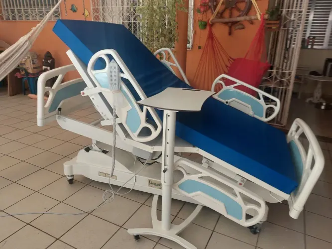 Cama hospitalar eletr, 8 m, super luxo,poltrona.