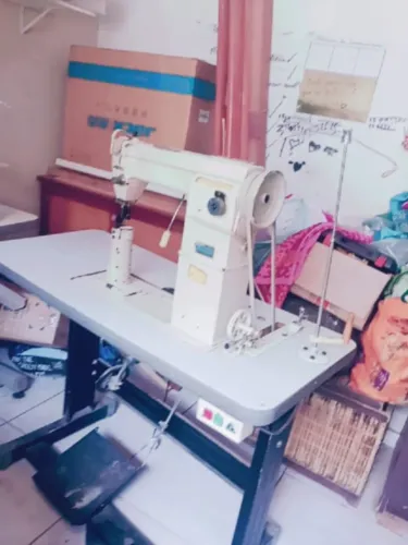 Máquina de costura industrial  interlock e coluna 