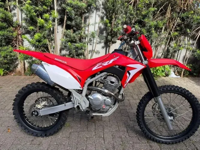 HONDA CRF 250 F 2023