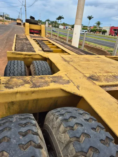 Carreta prancha randon 2 eixos 