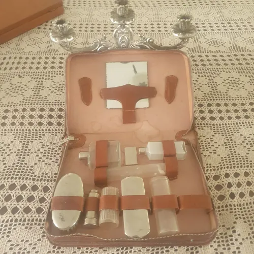 Estojo de couro itens para barbear, antigo.