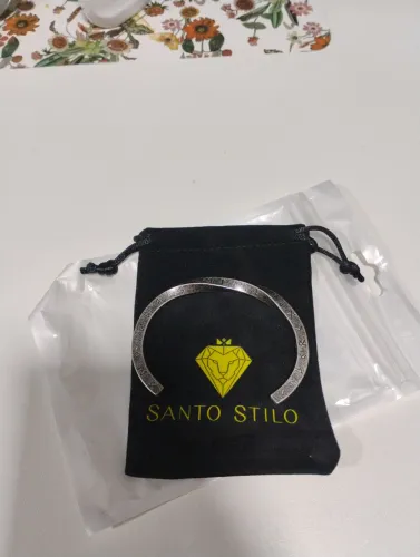 Pulseira viking em aço com designer retorcido, banhada a prata.