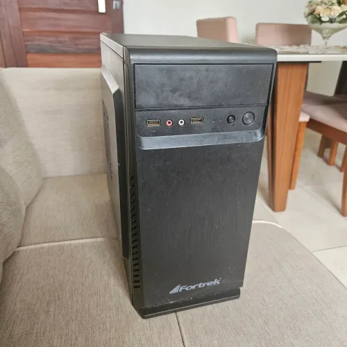 Gabinete para computador fortrek preto CPU