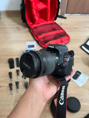 Câmera Canon EOS Rebel SL1 com Lente 18-55mm